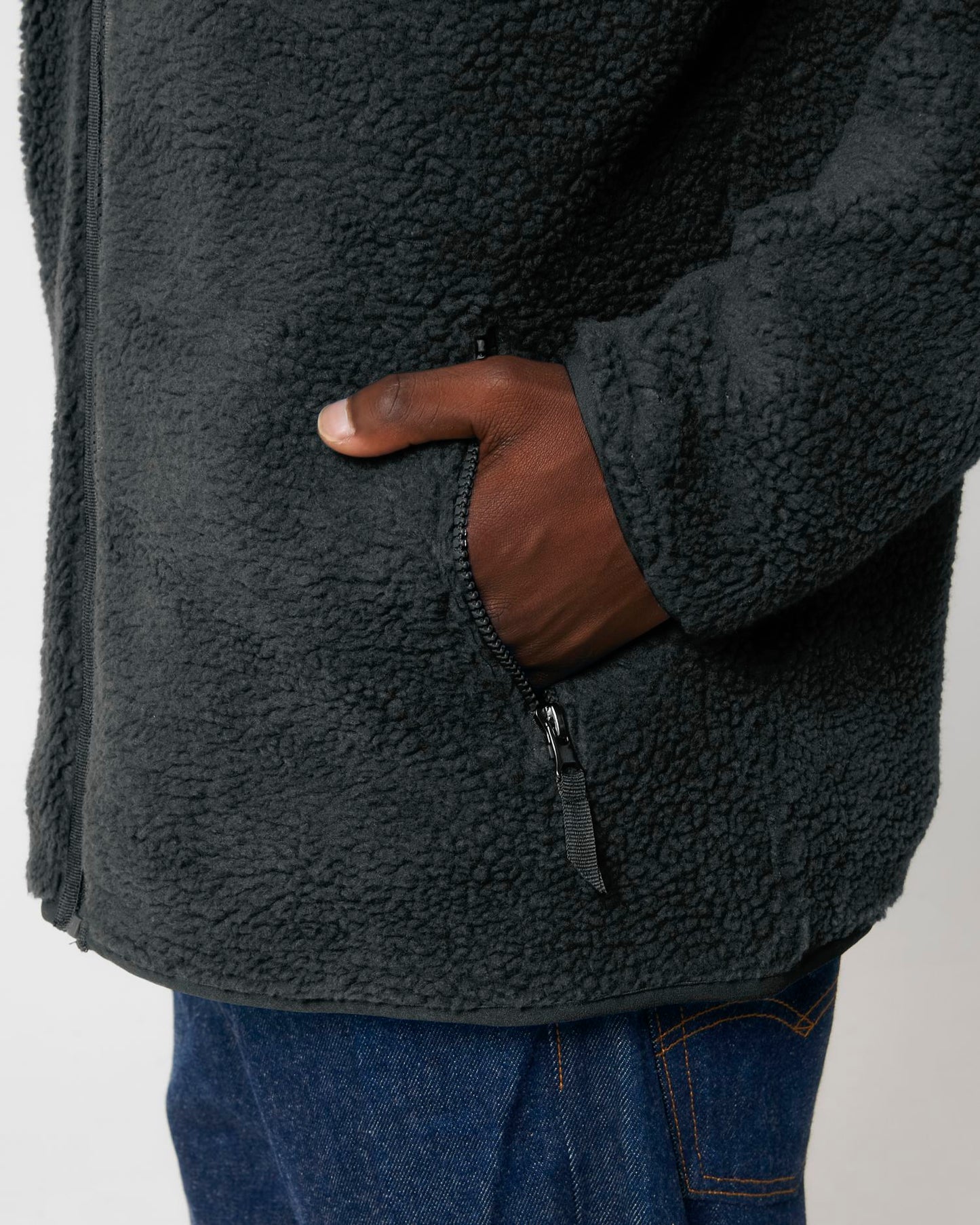 Outsider - Black - Vorderseite Detail