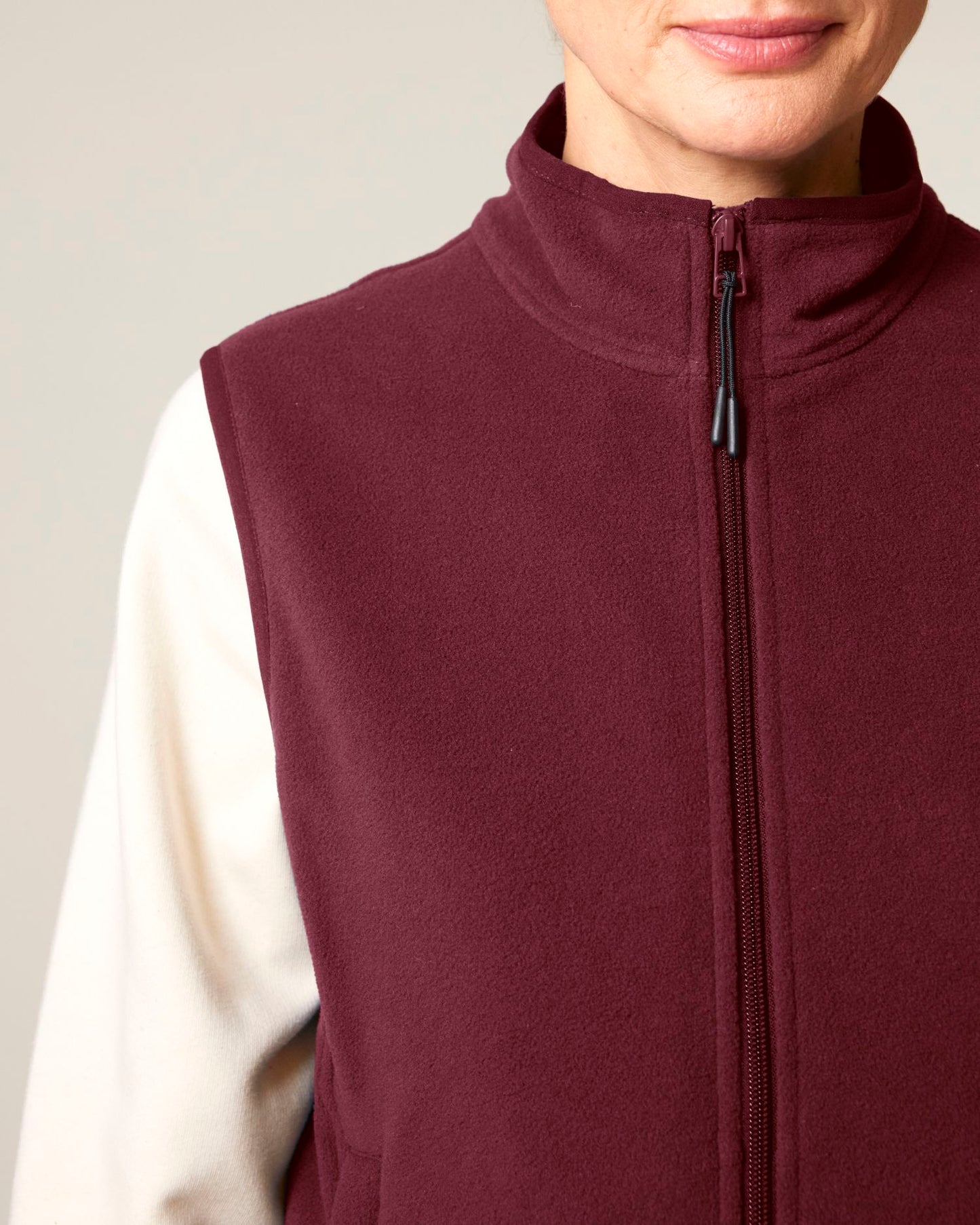 Stella Quester - Burgundy - Vorderseite Detail