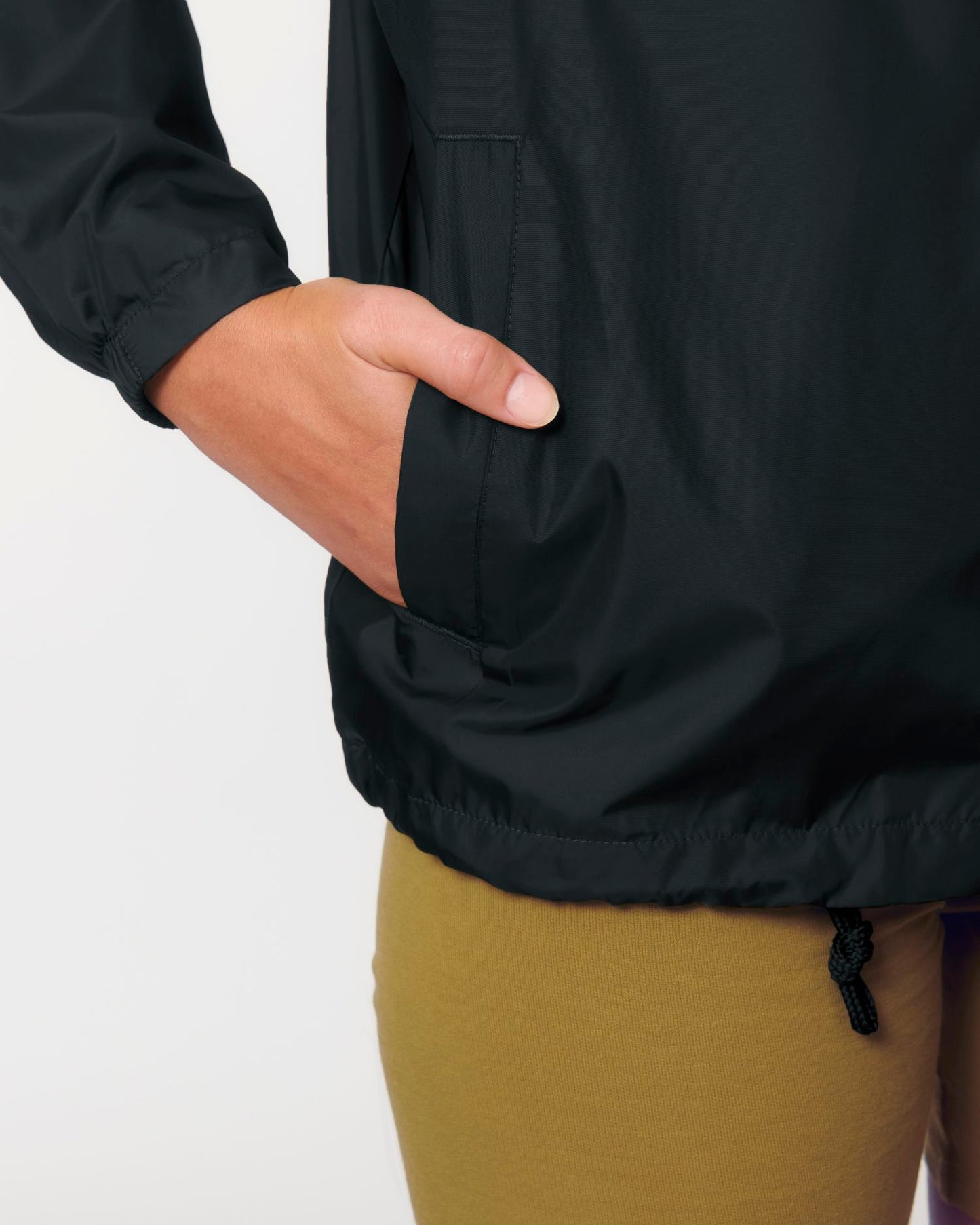Coacher - Black - Vorderseite Detail