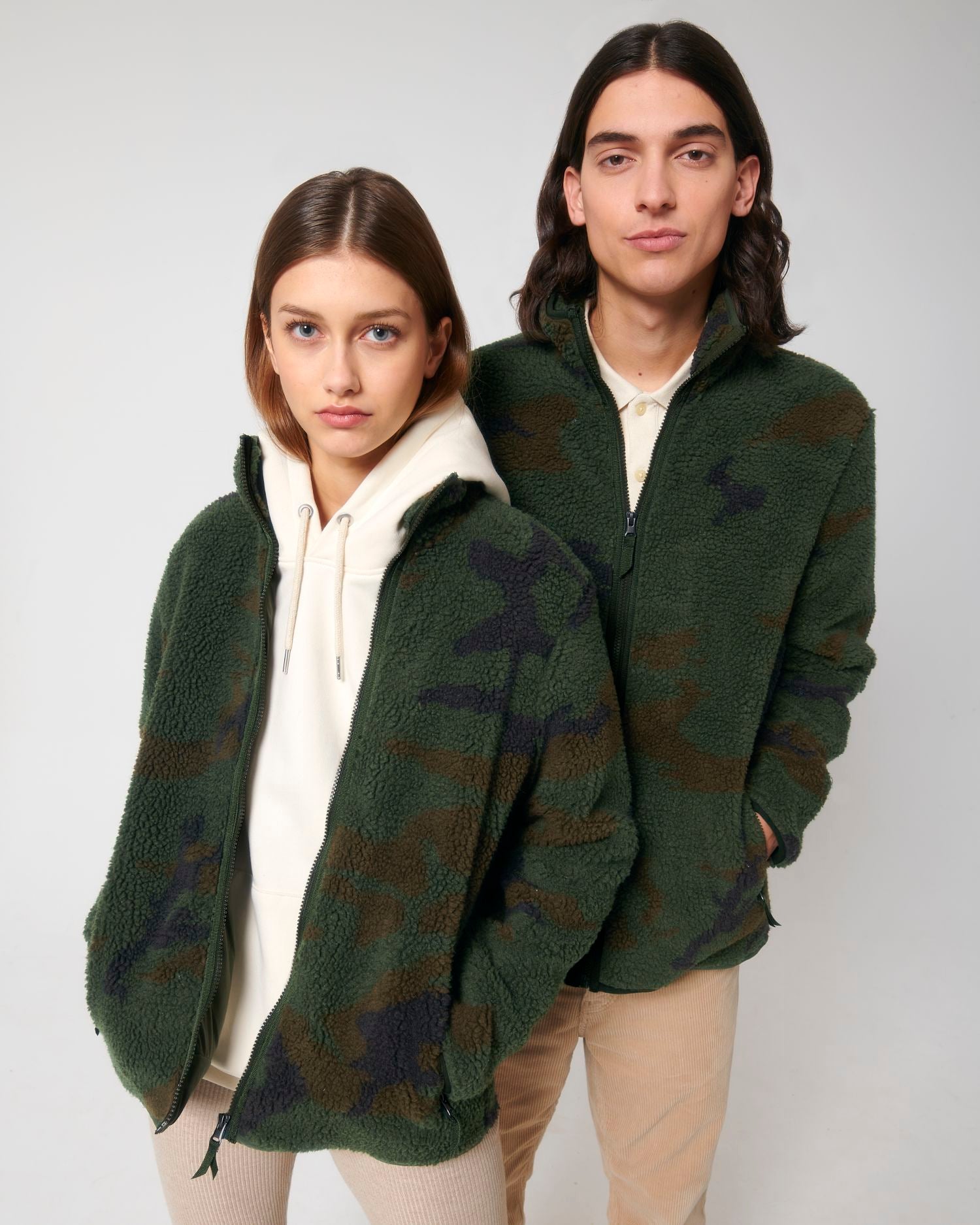 Outsider AOP - Camo Sherpa - Vorderseite 
