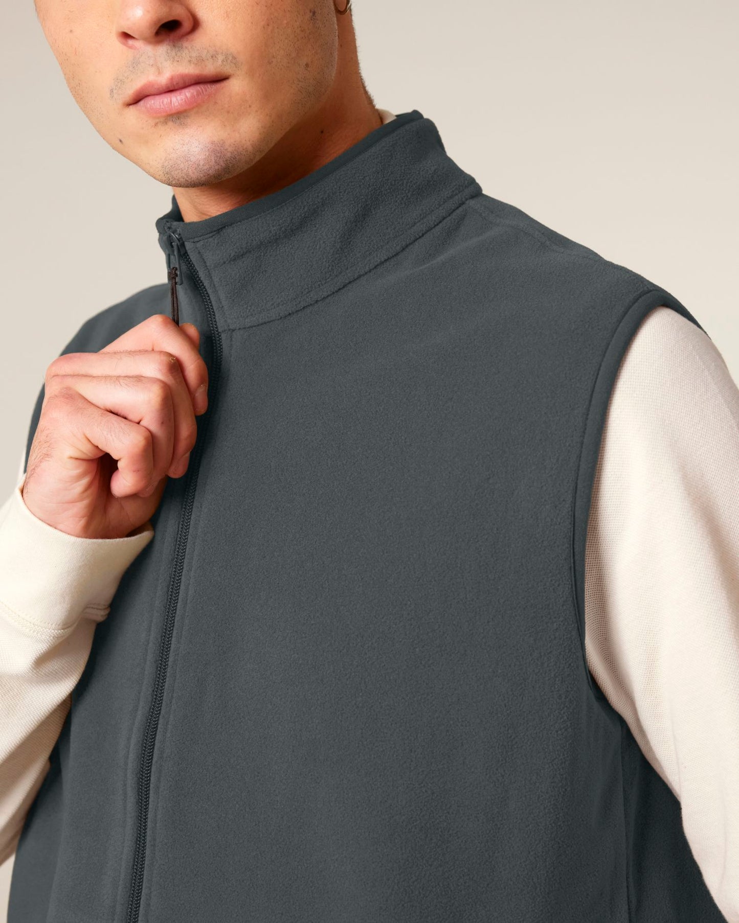 Stanley Quester - Anthracite - Vorderseite Detail