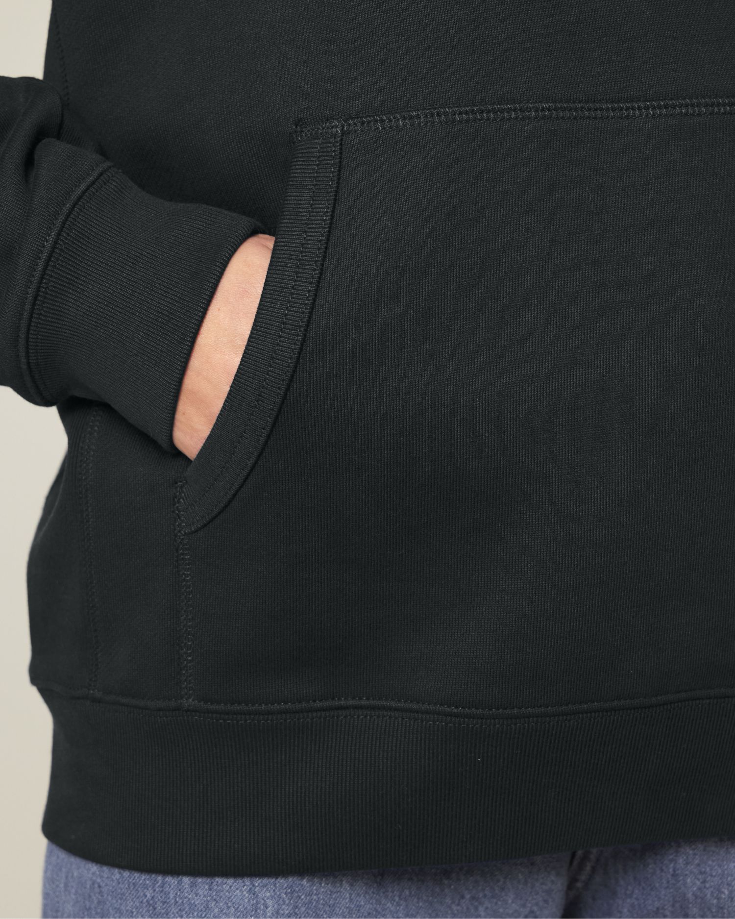 Striker - Black - Vorderseite Detail