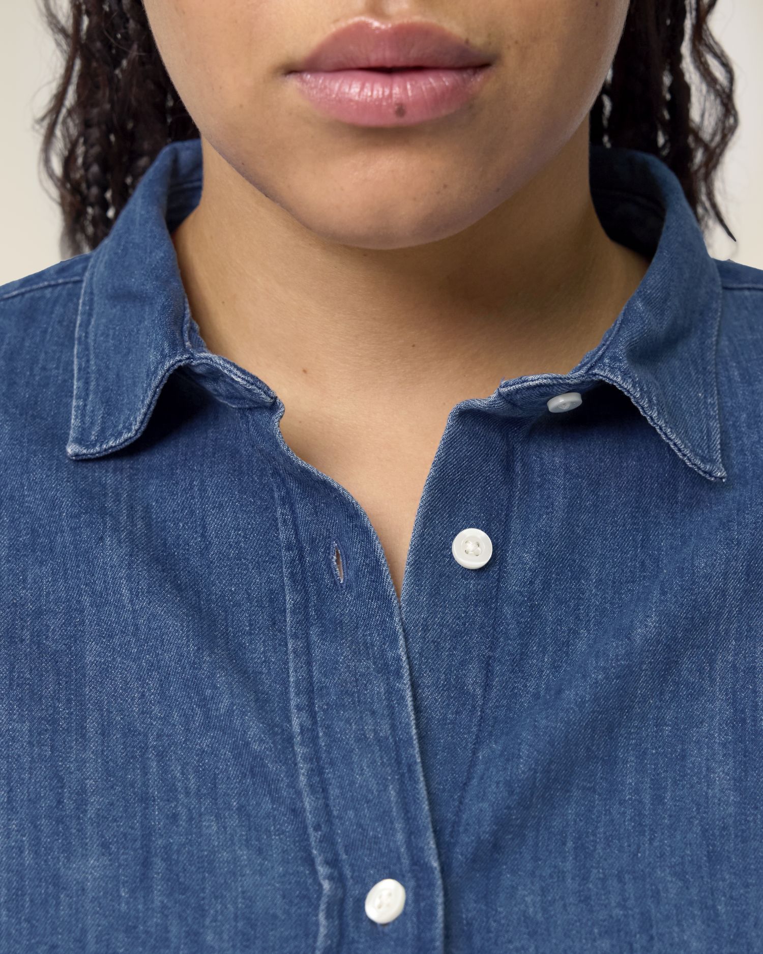 Stella Denim Shirt - Mid Wash - Vorderseite Detail