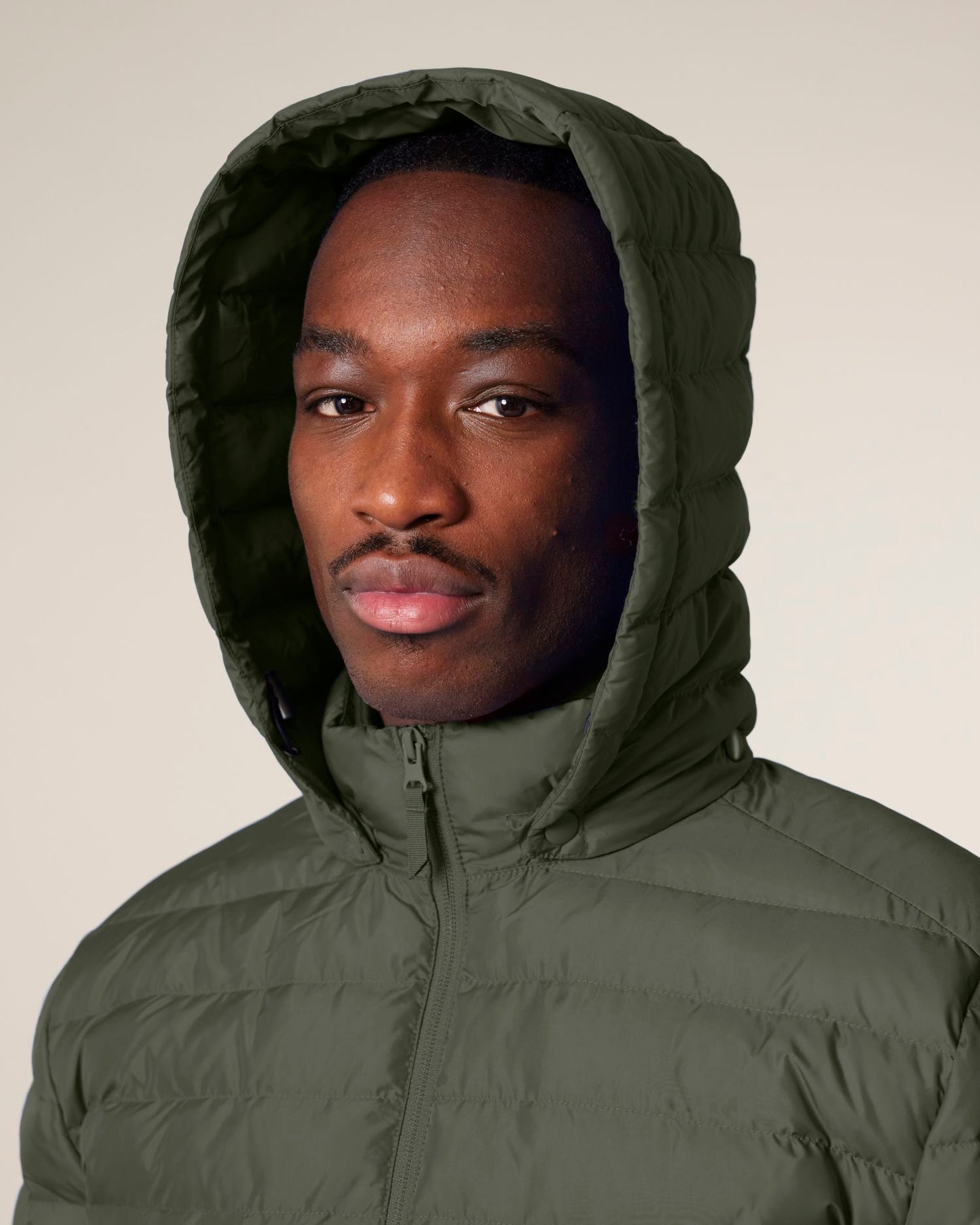 Stanley Voyager - Khaki - Vorderseite Detail