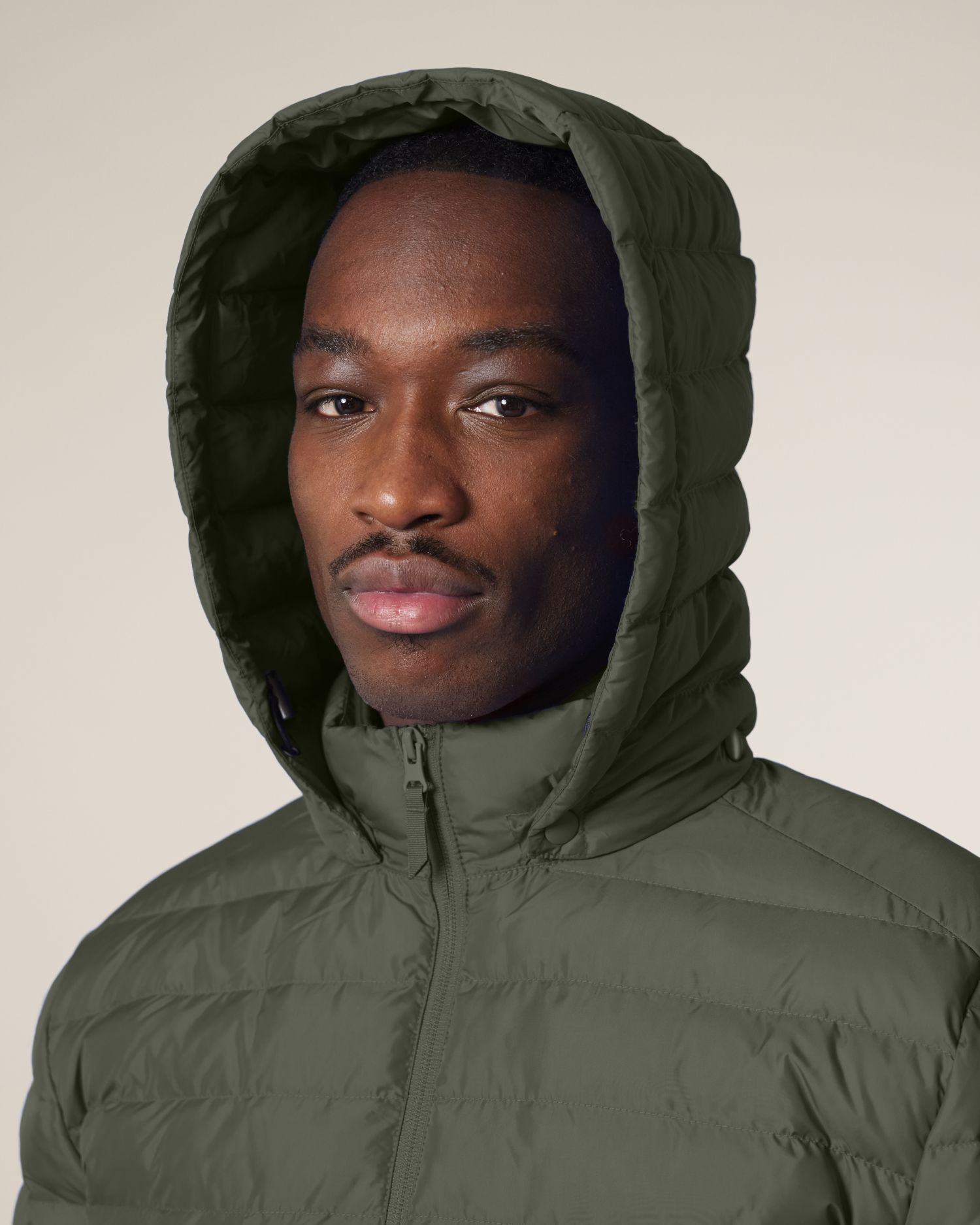 Stanley Voyager - Khaki - Vorderseite Detail