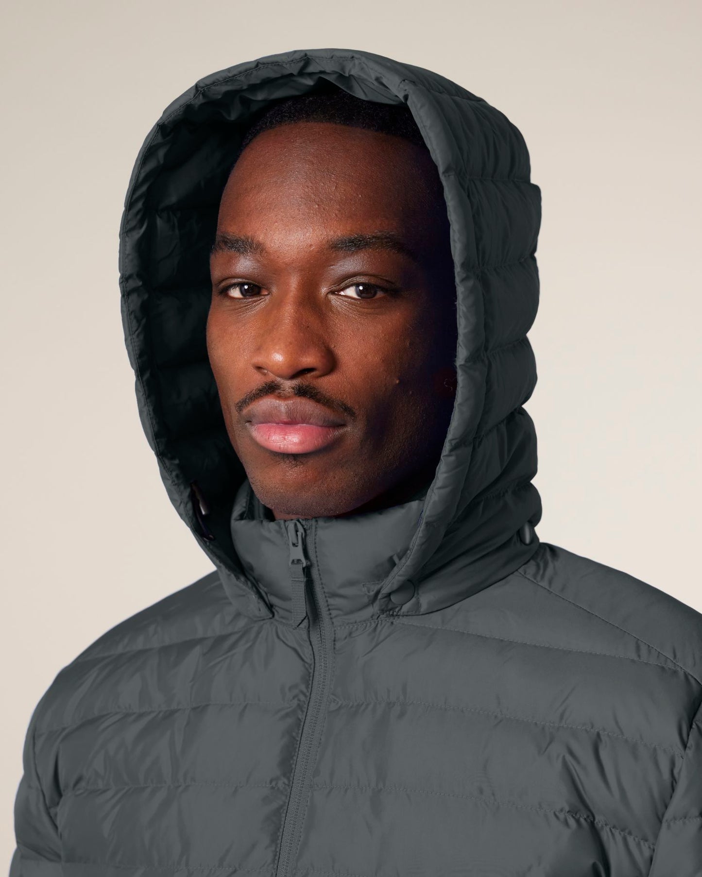 Stanley Voyager - Anthracite - Vorderseite Detail