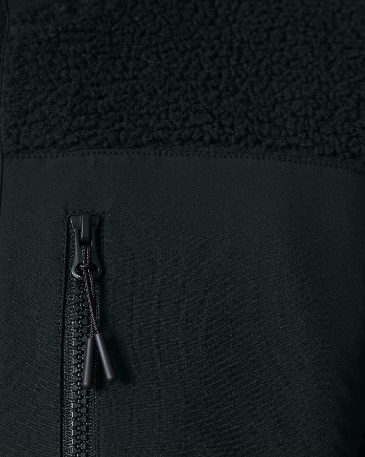Brooker - Black - Vorderseite Detail