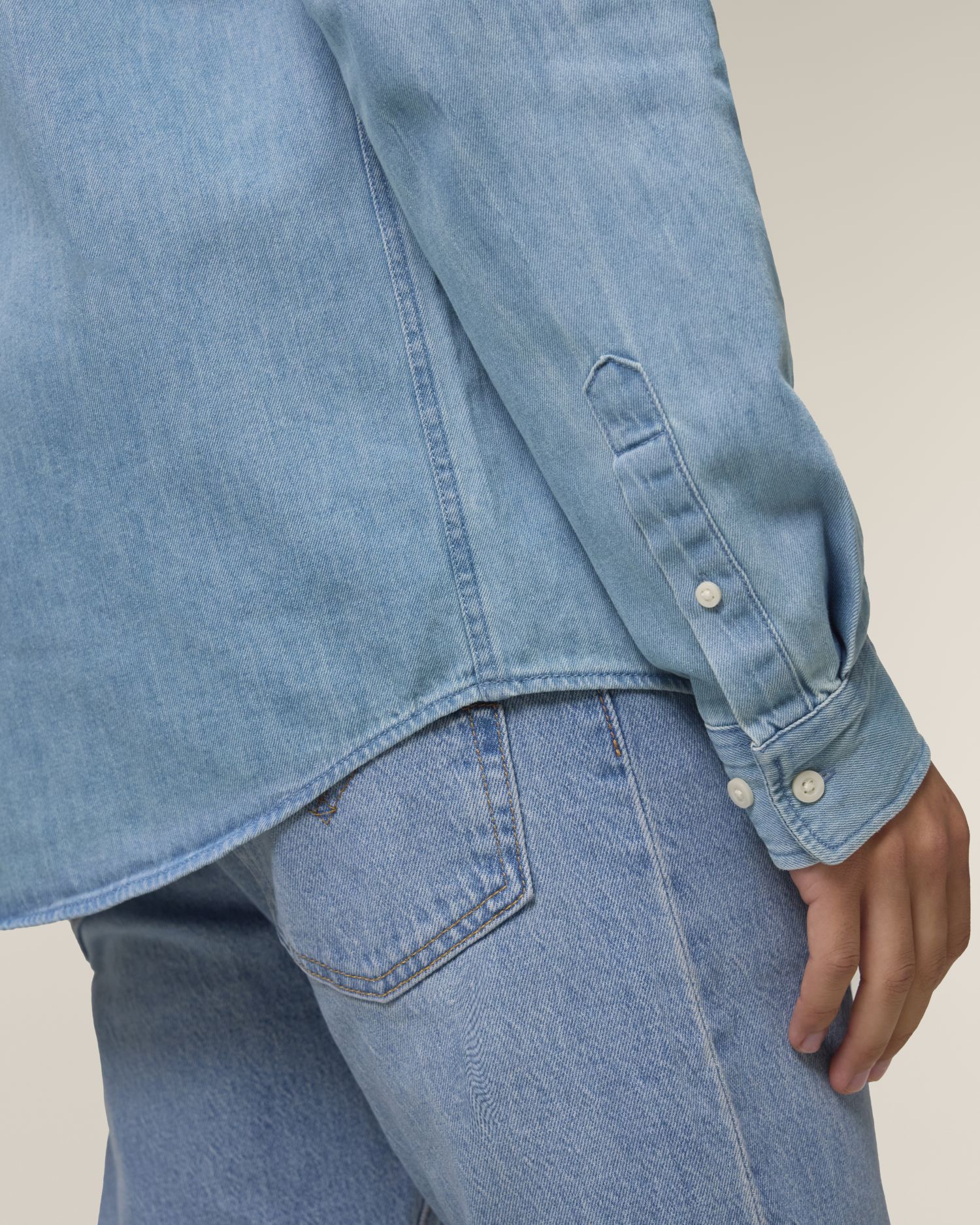 Stanley Denim Shirt - Light Wash - Vorderseite Detail