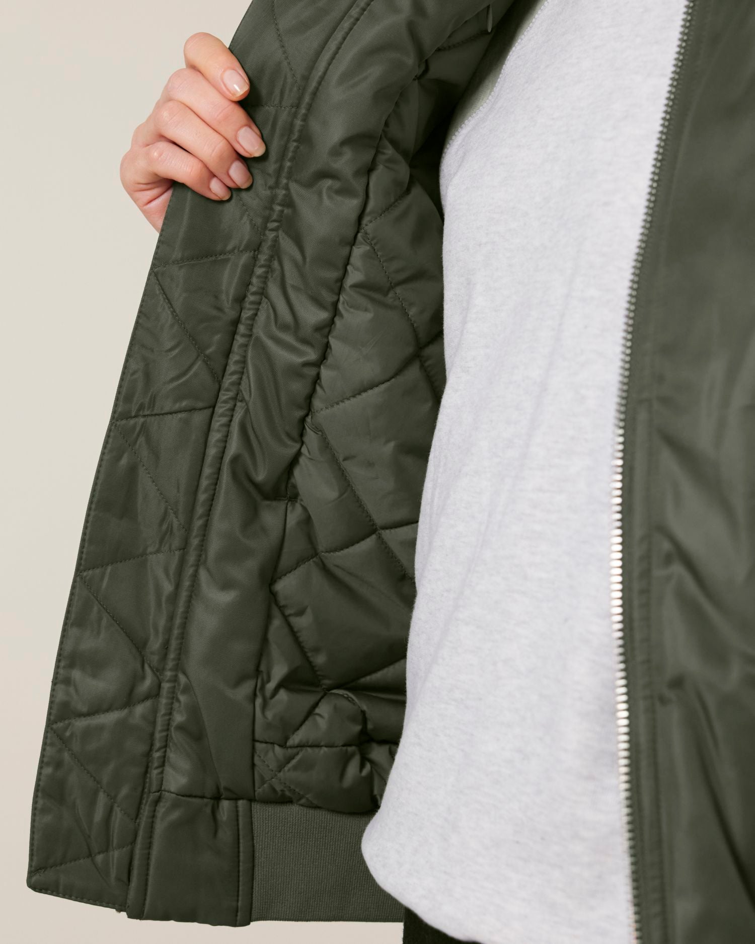 Bomber 2.0 - Khaki - Vorderseite Detail