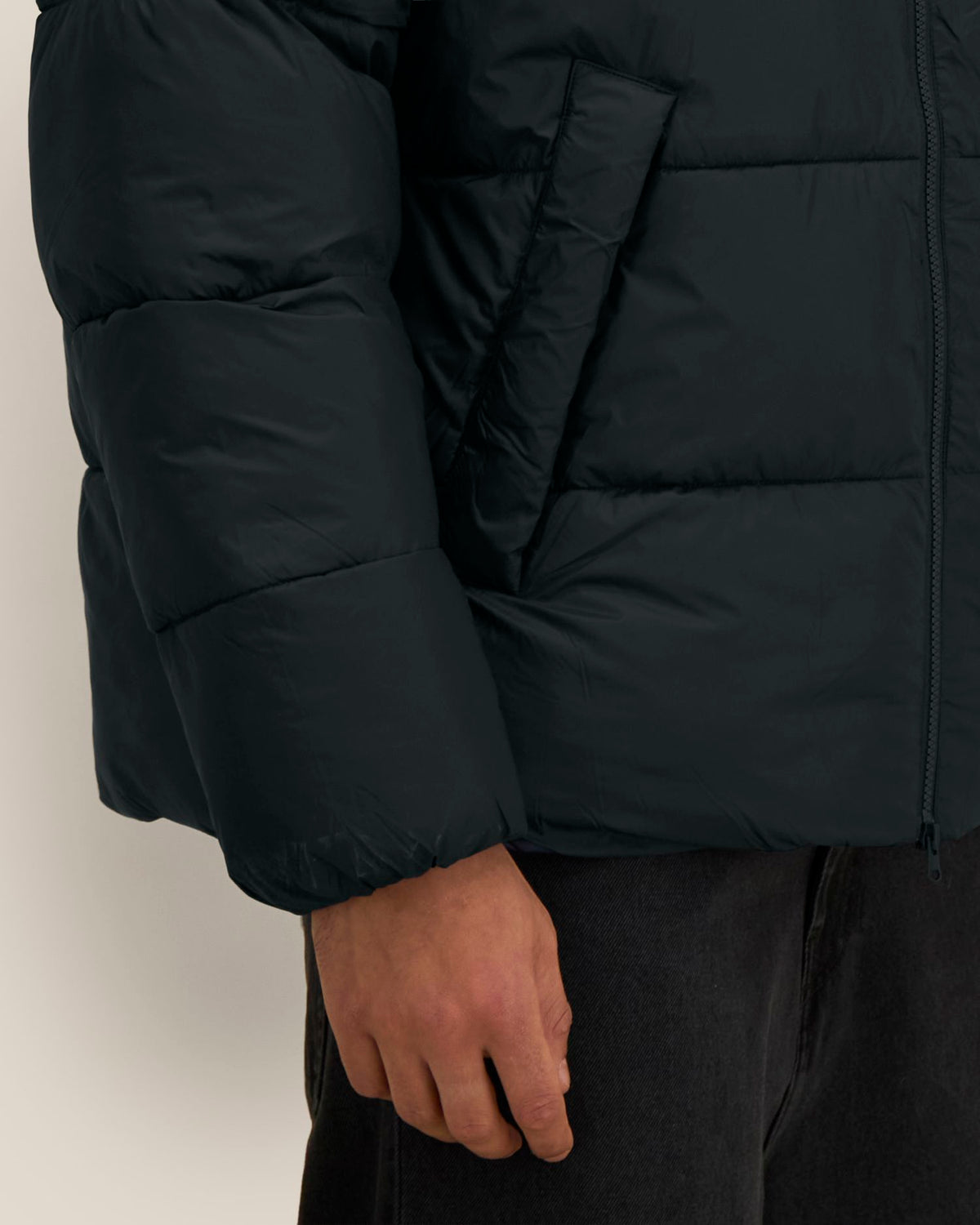 Puffer 2.0 - Black - Vorderseite Detail