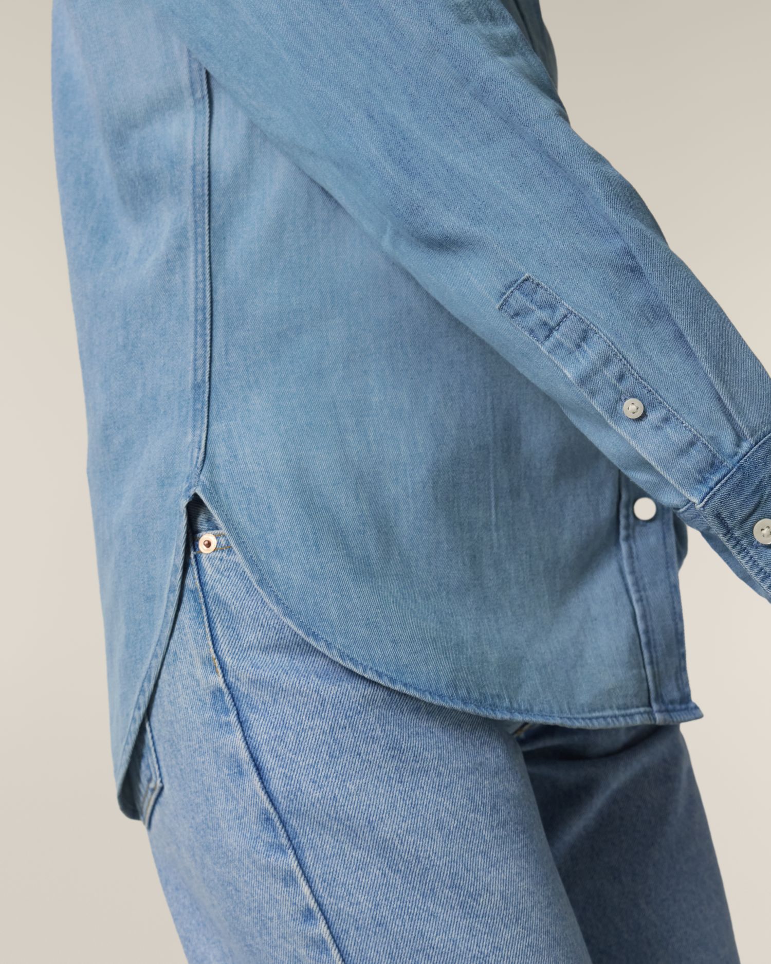 Stella Denim Shirt - Light Wash - Vorderseite Detail
