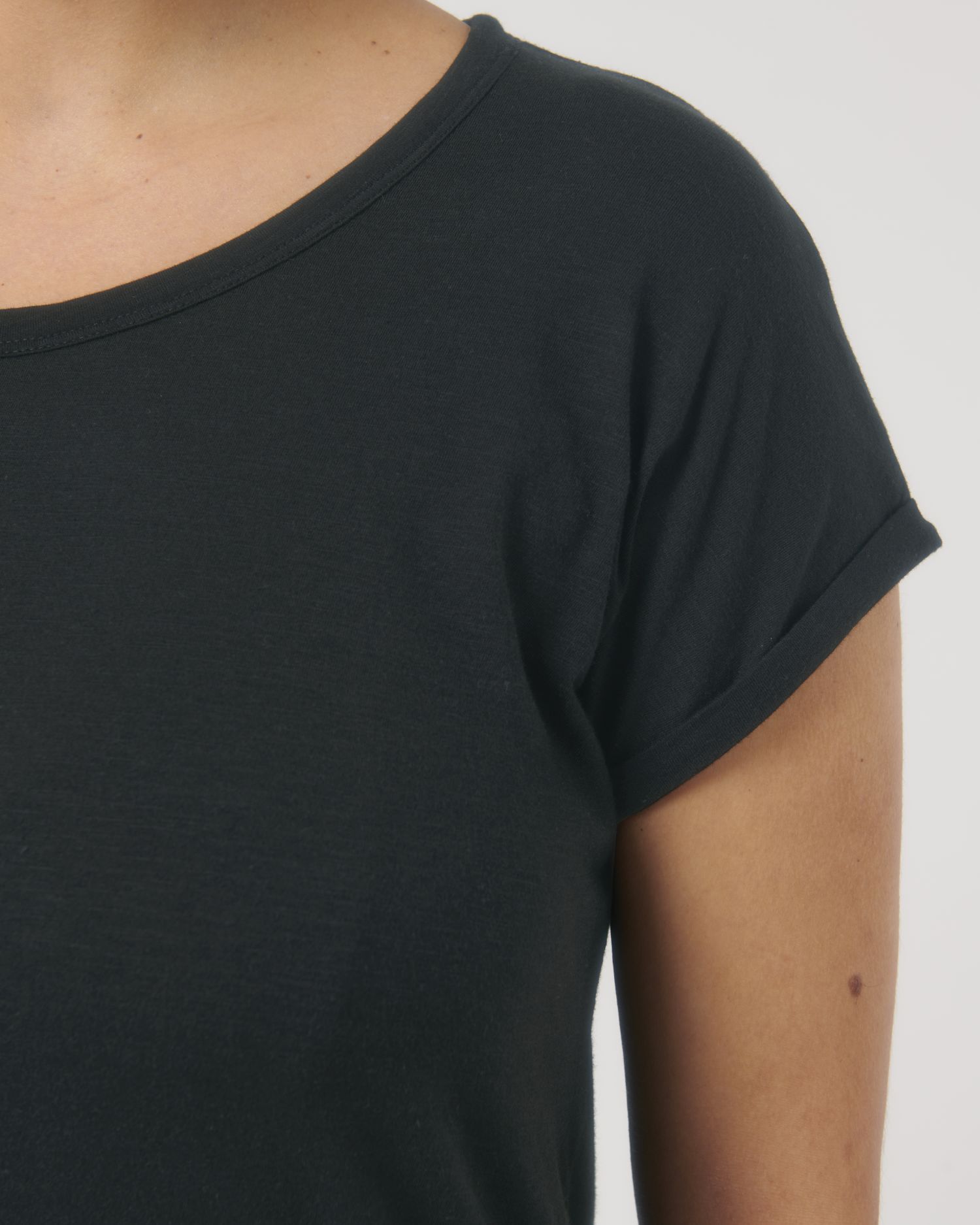 Stella Rounder Slub - Black - Vorderseite Detail
