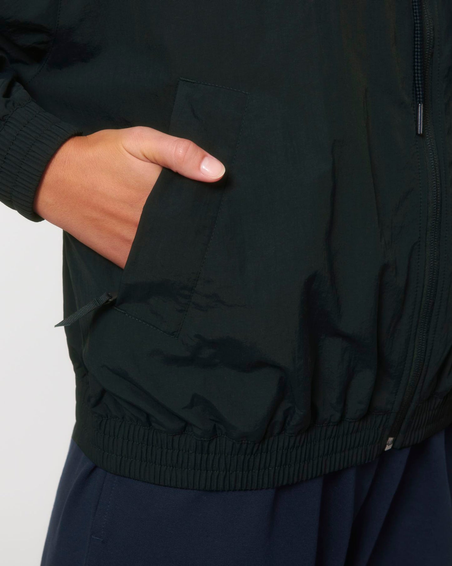 Tracker - Black - Vorderseite Detail