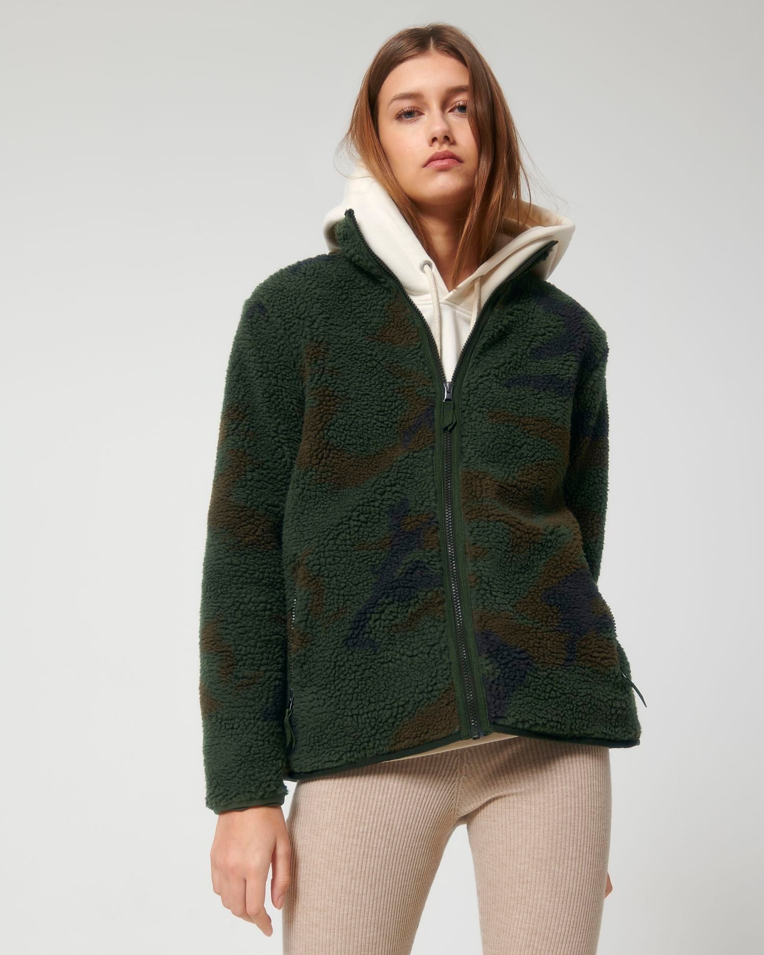 Outsider AOP - Camo Sherpa - Vorderseite 